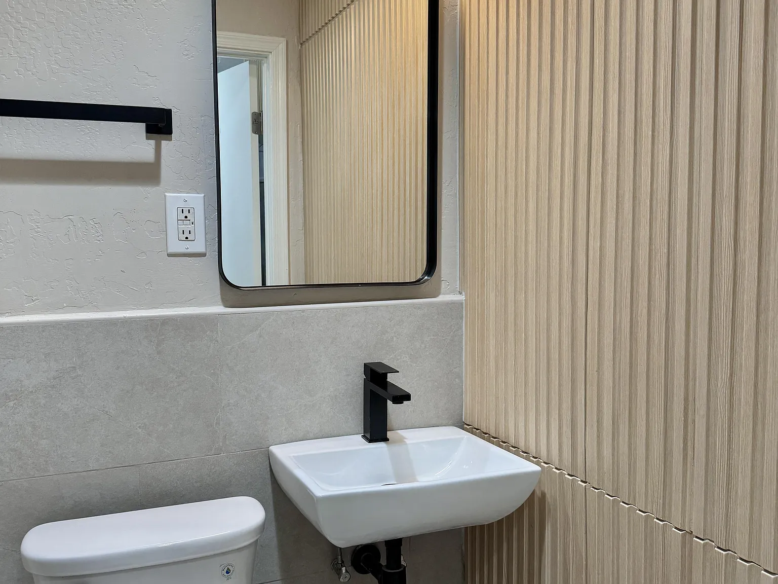 4 bed, 3.0 bath, 1750 sqft, $871 — Photo 2