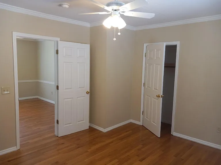 7074 Sutherland Ave — Photo 8