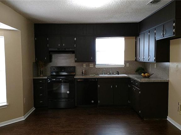 2nd image of 1103 Preswick Dr
