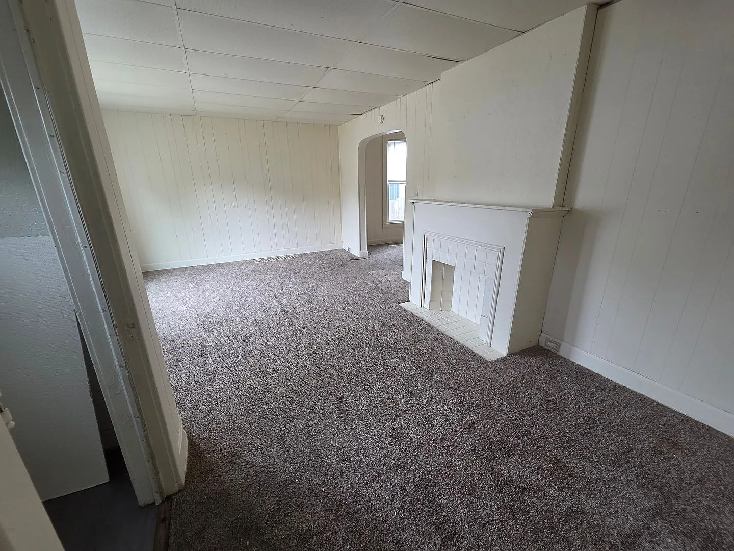 3-bedroom single family home west side — Photo 2