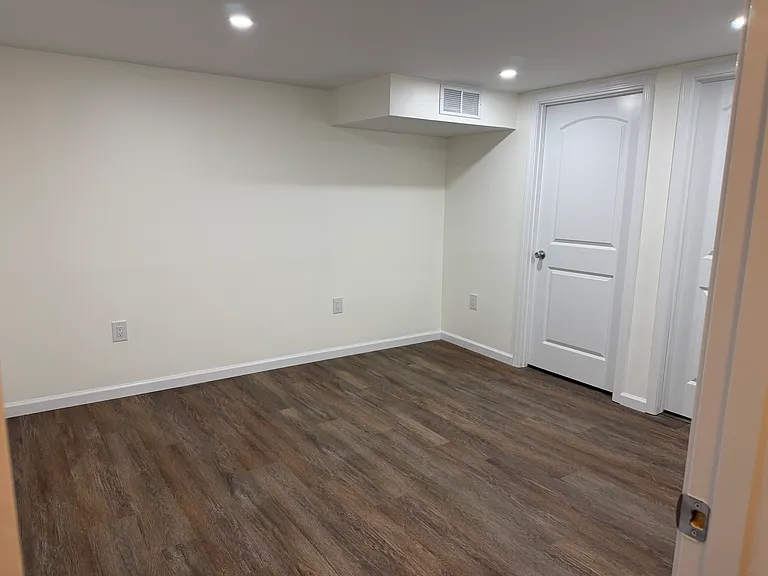 5706 Palos Ln — Photo 10