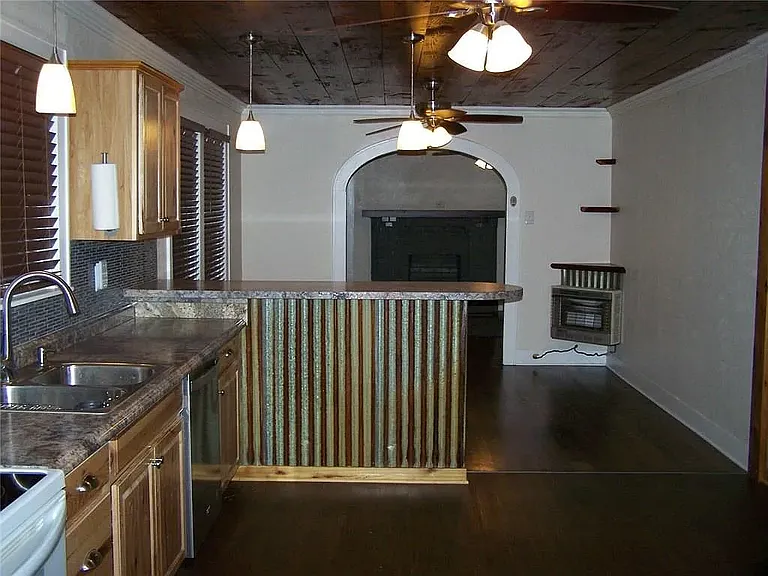 714 W Hull St — Photo 6