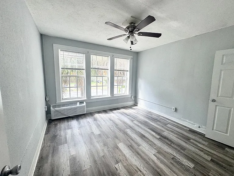 704 Cordova Dr #7 — Photo 10