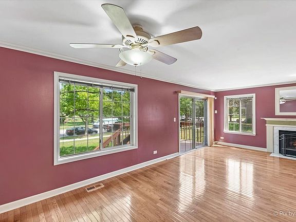 4th image of 355 Sandhurst Ln #355