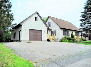 17 George St, Hampden, ME 04444