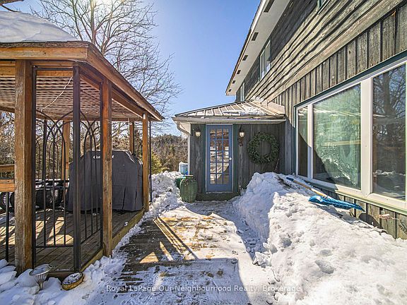 3rd image of 154 Collin Rd