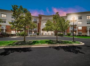 701 W Rand Rd APT 432, Arlington Heights, IL 60004