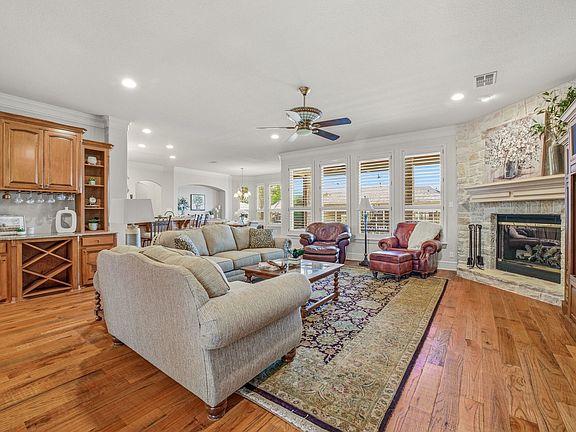 4th image of 2707 Harborside Dr