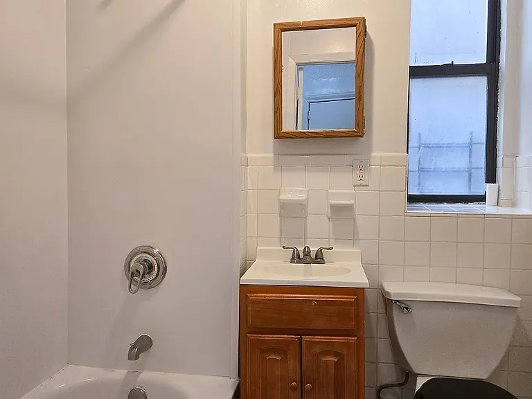 751 Walton Ave #B5 — Photo 6
