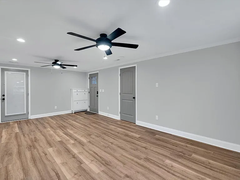 19 Granada Dr — Photo 5