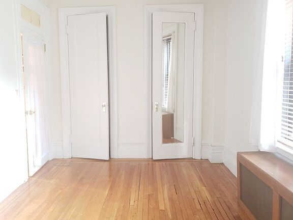 4th image of 510 W 110th St #4F4
