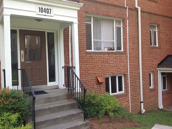3rd image of 10407 Montrose Ave APT 2