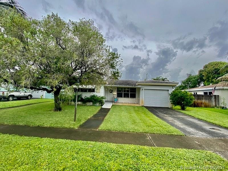 1st image of 206 N 31st Ct