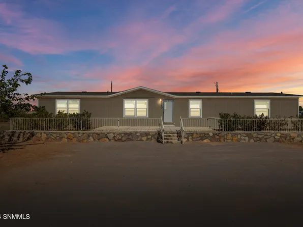 9525 Higgins Ln, Las Cruces, NM 88011