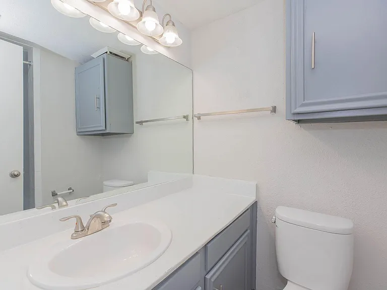 Waterford Grove Apartments — Photo 42