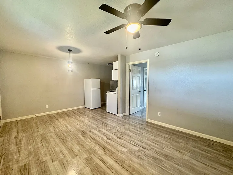 6702 Fulton St #8 — Photo 3