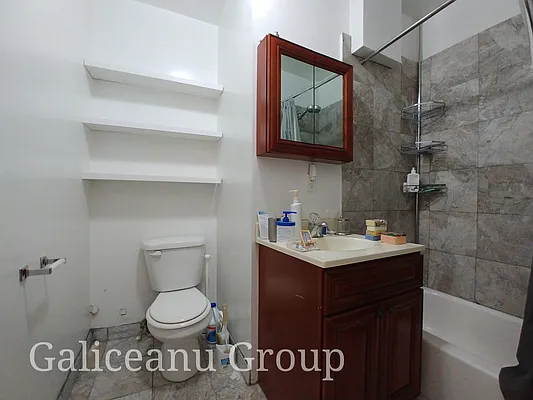 Rented by Lexington Real Estate Group | media 19