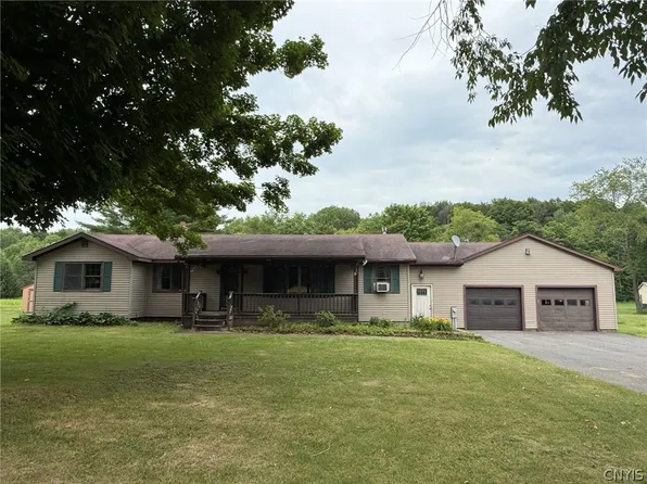 43 River Rd, Camden, NY 13316