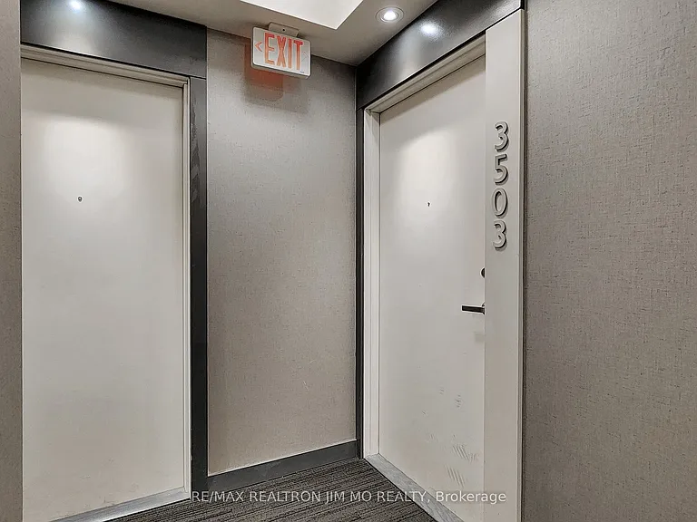 15 Grenville St #3503 — Photo 33