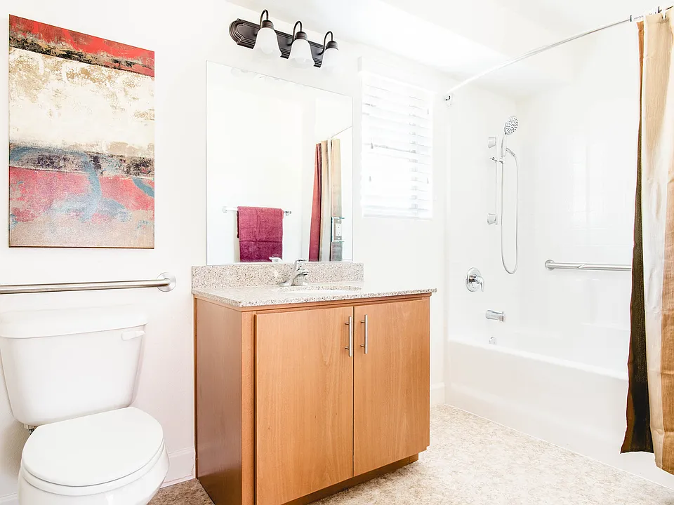 9405 Avenida Maria