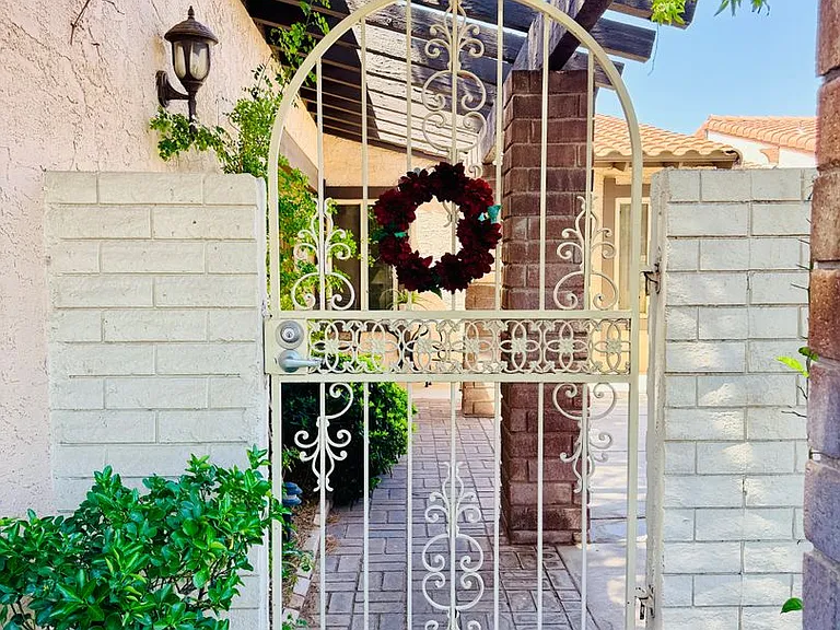 2212 Plaza Del Prado — Photo 2