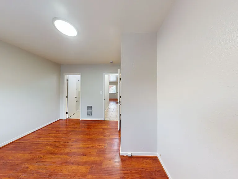 945 S 45th St — Photo 15
