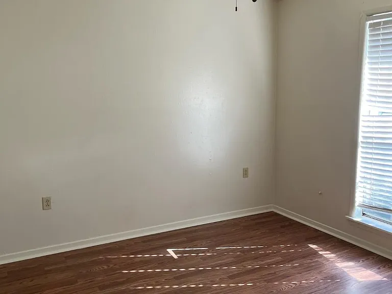 5115 Woodlawn Ave — Photo 5