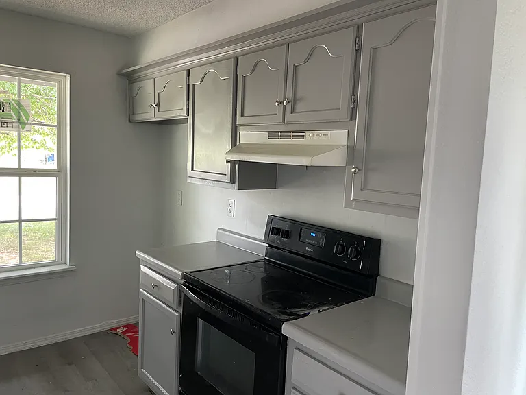 315 W Quantico St — Photo 3