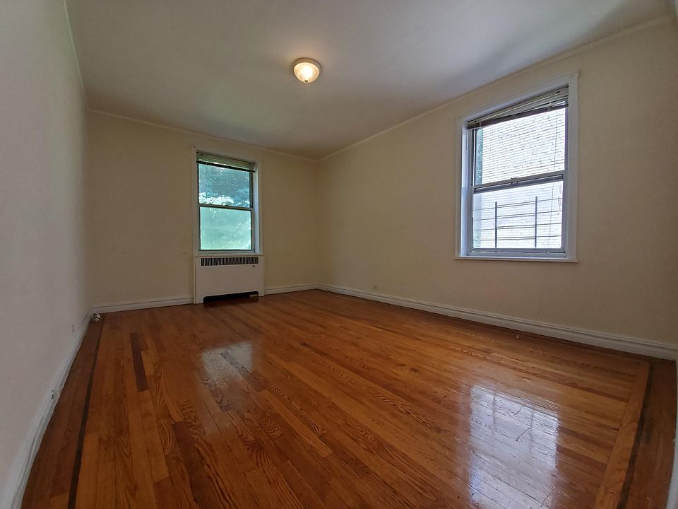 2nd image of 2180 Bronx Park E #D