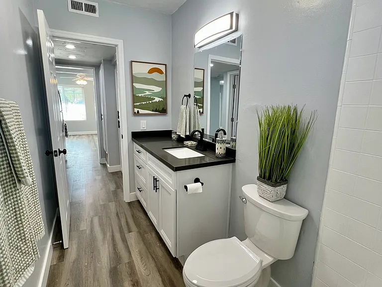 Welcome to Pacific View Apartments — Photo 14
