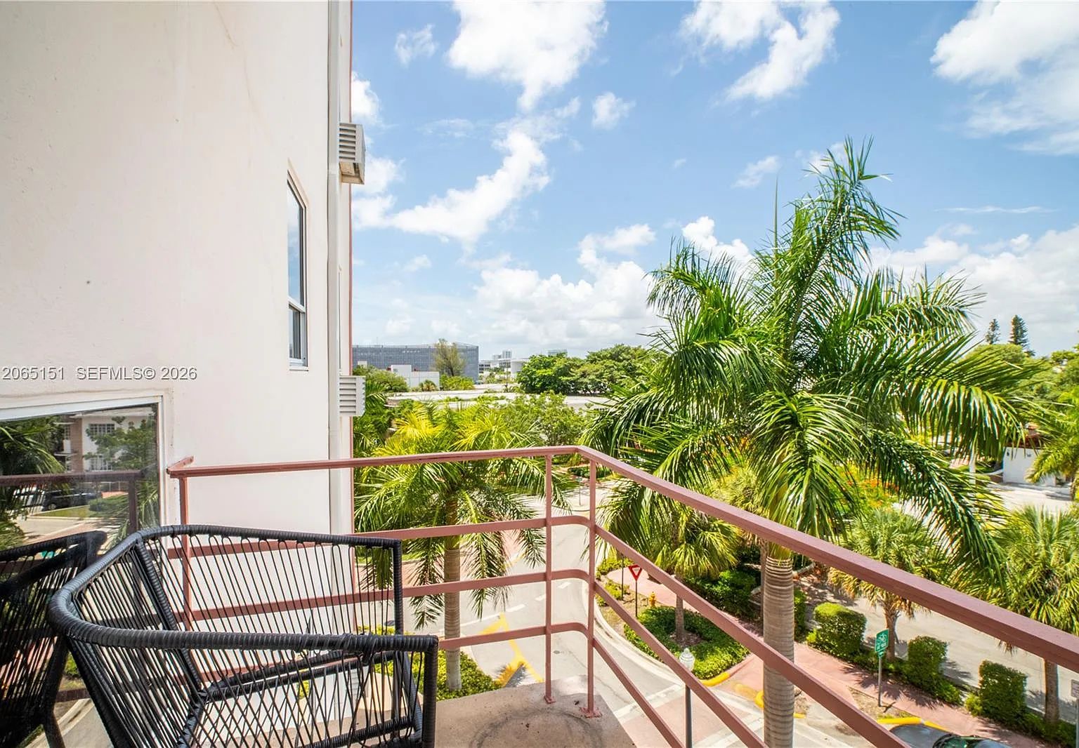 The Mantell Condo — Photo 1