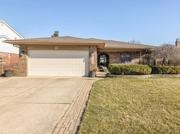 15403 Lincolnshire Ln, Fraser, MI 48026