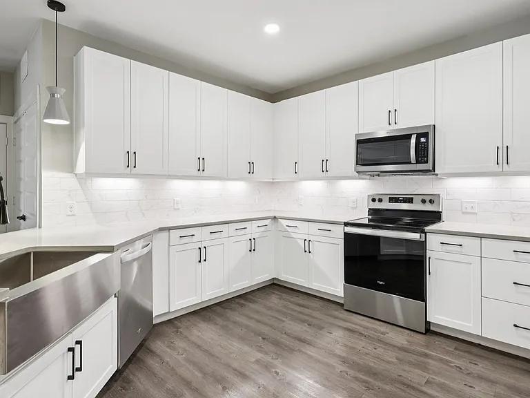 The Huntley — Photo 88