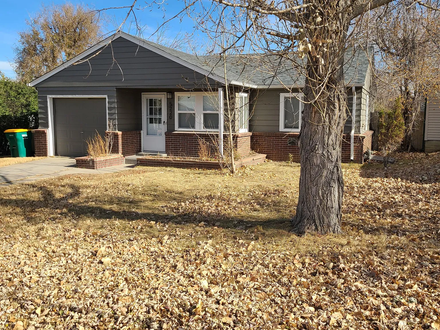 2 bed, 803 sqft, $2,000 — Photo 2