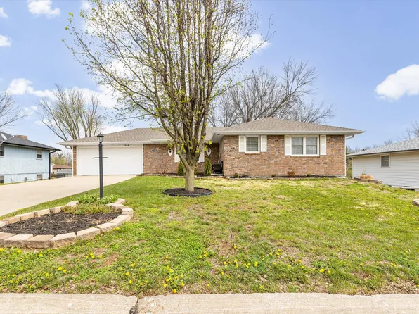 1418 S El Chaparral Ave, Columbia, MO 65201