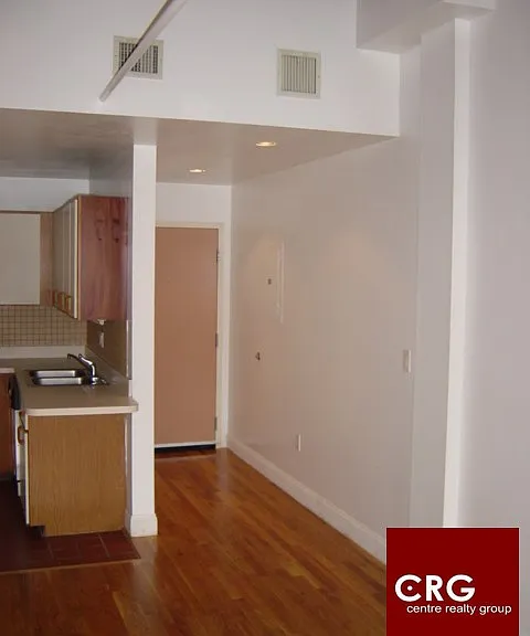 9 Knapp St #403 — Photo 2