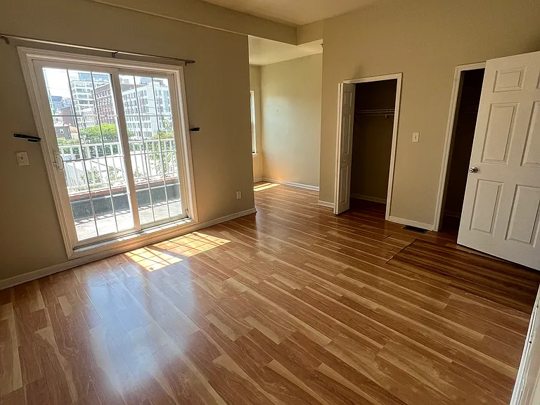 1125 Hamilton St #B — Photo 15