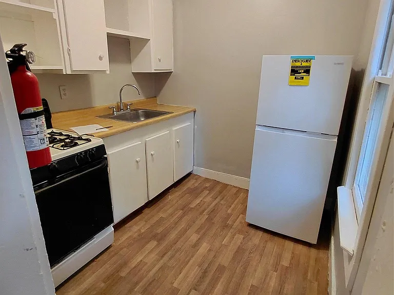 87 W Pierpont St #3 — Photo 5