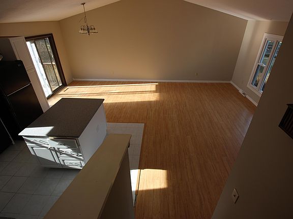 3rd image of 69 Wesleyan Cir SW