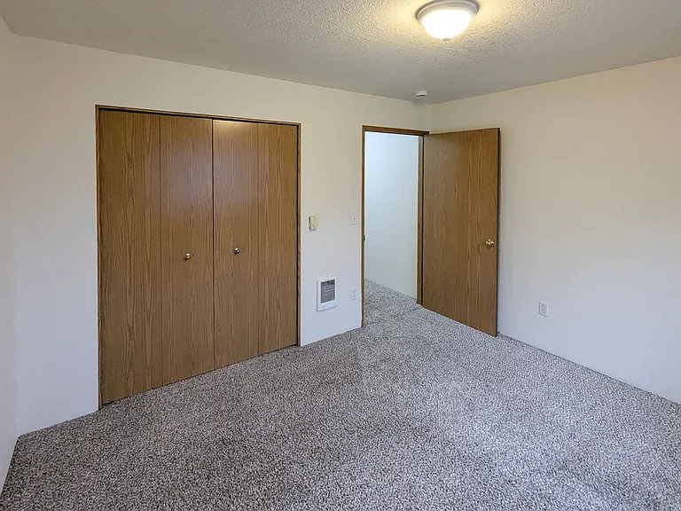 North Salem Apartment Complex With Washer/Dryer! ~ Camelot — Photo 13