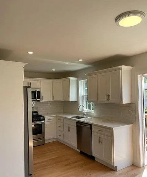 1686 Litchfield Tpke #B — Photo 5