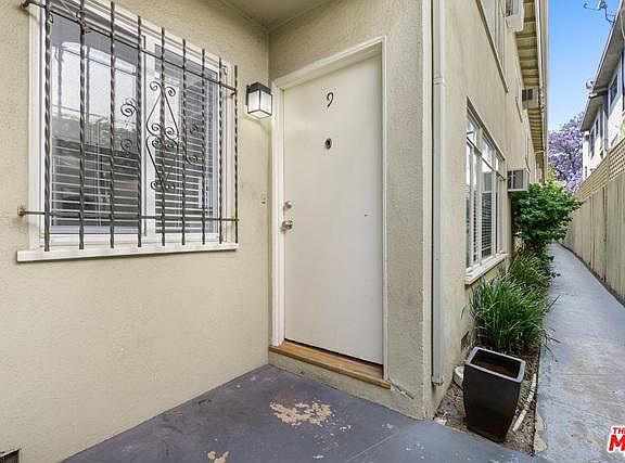 2nd image of 920 Westbourne Dr APT 9