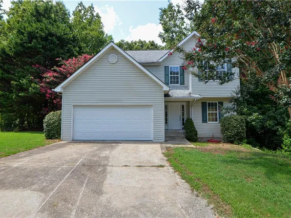 2942 Bridle Ct, Gainesville, GA 30507