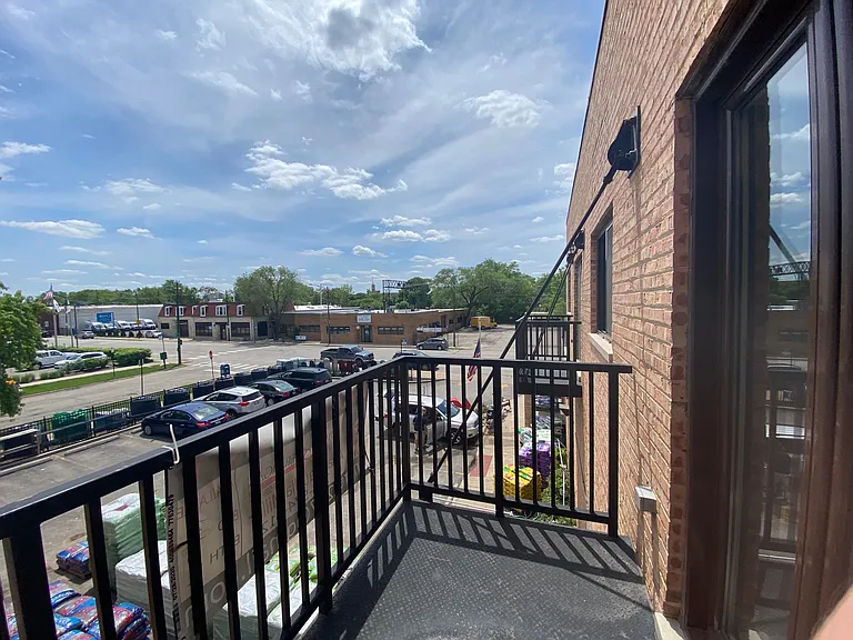 5911 N Northwest Hwy #205 — Photo 14