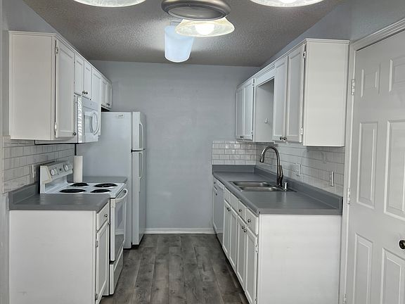 4th image of 5722 W Legacy St