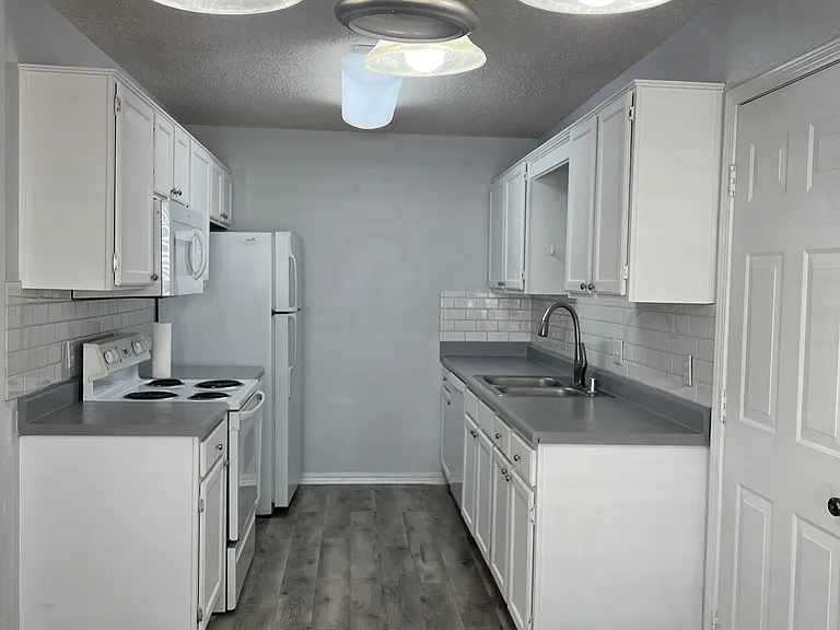 5722 W Legacy St — Photo 4