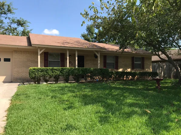 1501 Natalie Dr, Gainesville, TX 76240