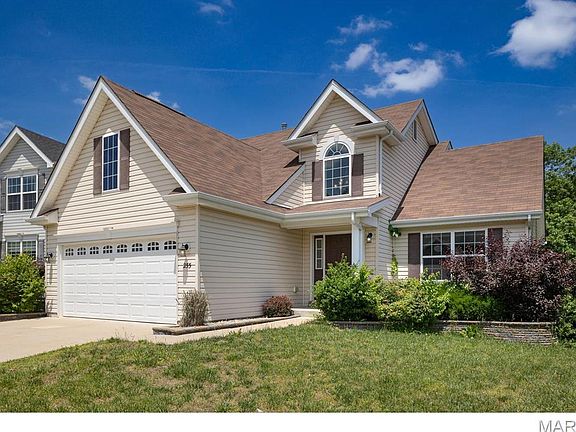 2nd image of 255 Winding Bluffs Ct