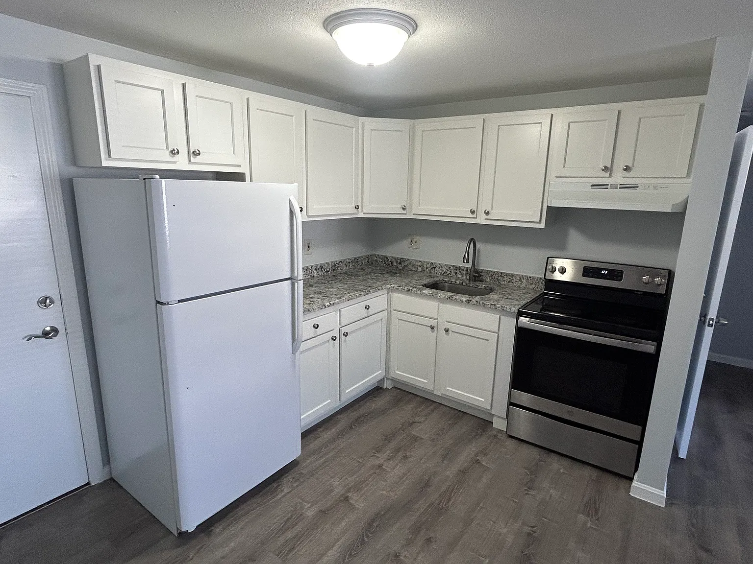 1 bed, 825 sqft, $1,650 — Photo 3