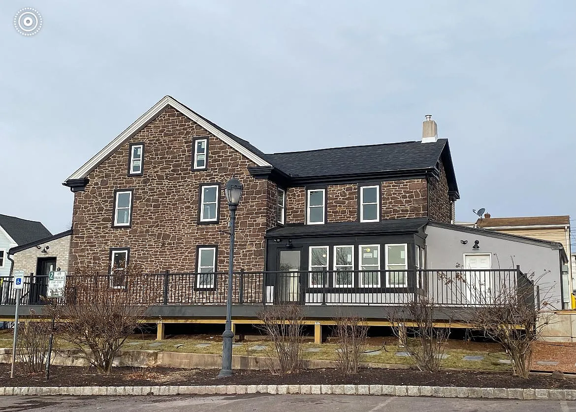 143 N Main St — Photo 2